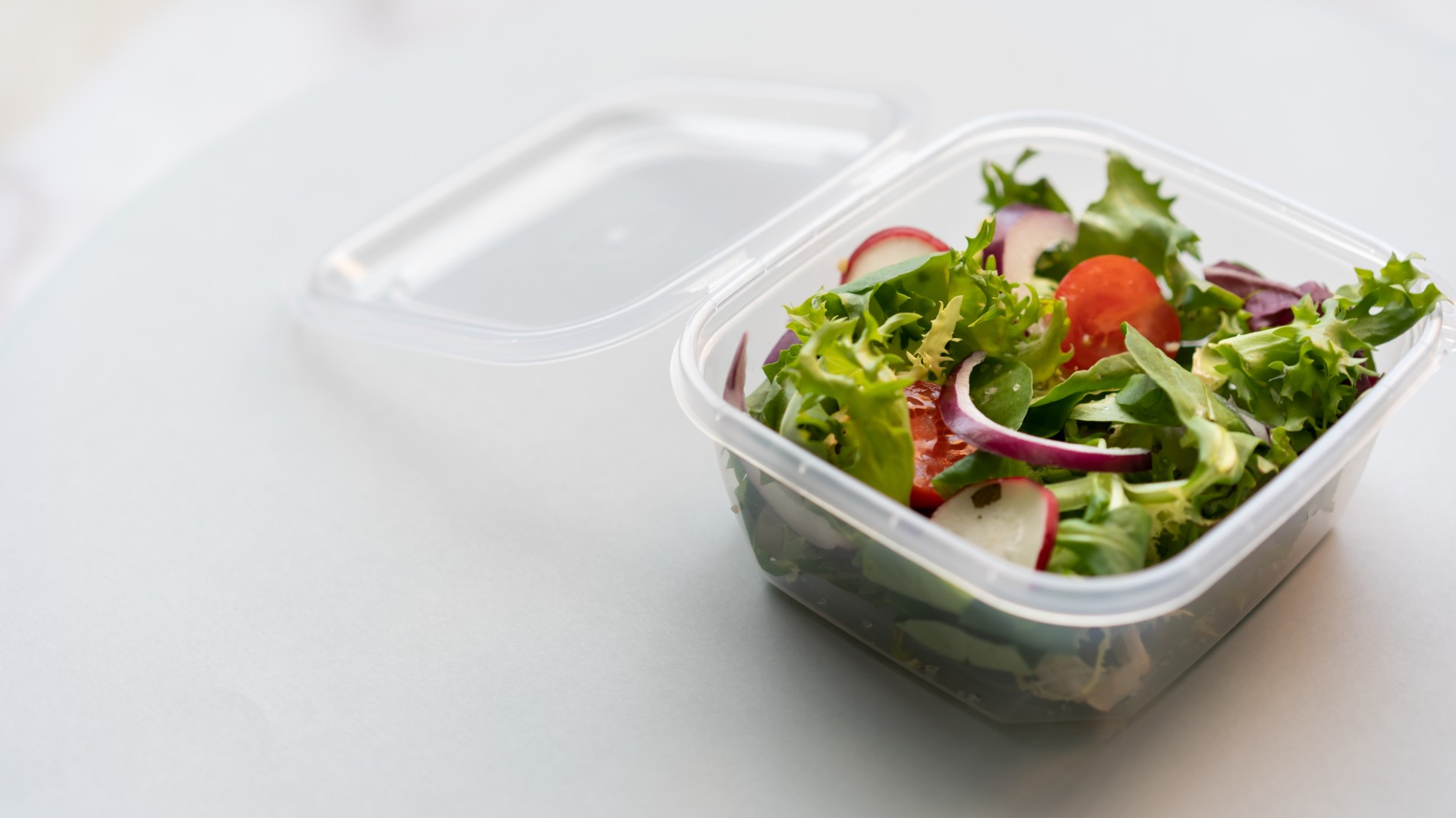 зберігання продуктів у пластикових контейнерах