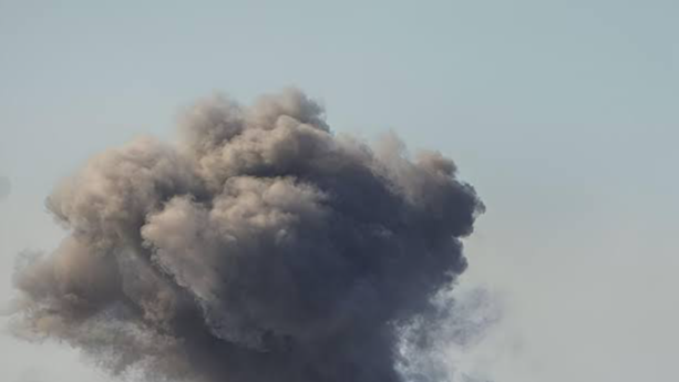 У Луцьку ворожий безпілотник атакував нафтобазу: виникла пожежа