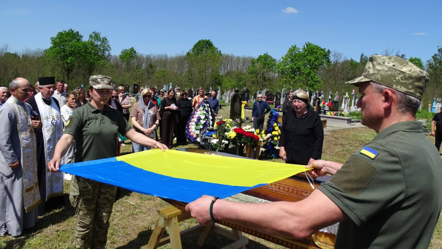 16 місяців вважався зниклим безвісти: на Волині попрощалися з Героєм Дмитром Лободюком