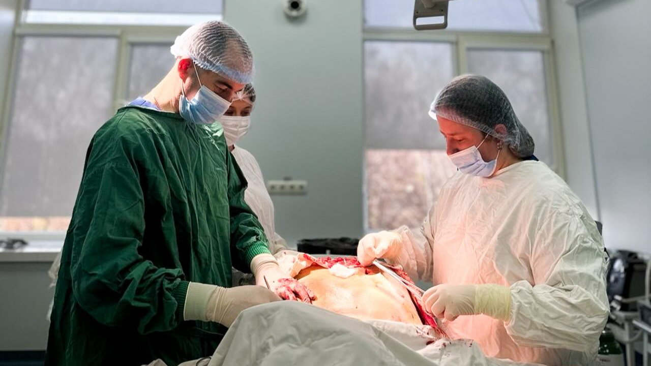 На Волині хірурги за одну операцію видалили пацієнту понад 30 ліпом