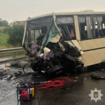 На Львівщині сталася жахлива ДТП за участю автобуса та автопоїзда: відомо про четверо загиблих
