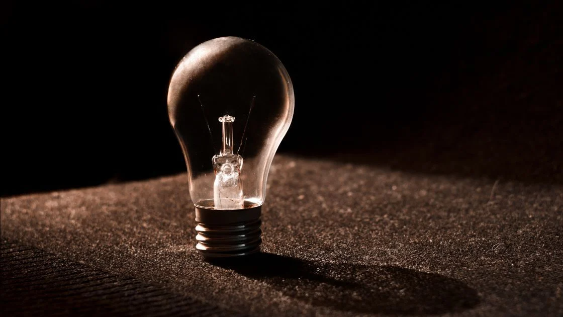 Графік відключень електроенергії у Волинській області на 1 грудня: коли і де не буде світла