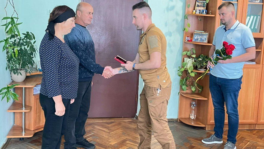 На Волині батькам вручили державну нагороду загиблого сина