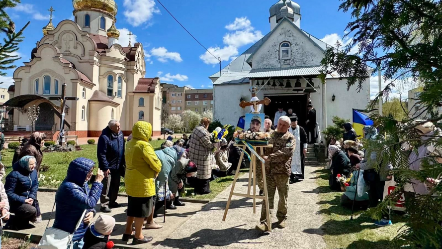 Тривалий час вважався зниклим безвісти: на Волині попрощалися з Героєм Олександром Шпуром