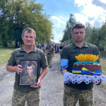 Понад 5 місяців чекали на диво: на Волині попрощалися із загиблим воїном Вадимом Королюком