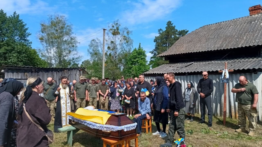 Загинув внаслідок удару FPV-дрона: на Волині попрощалися із Героєм Василем Кавасом