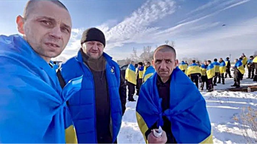 По шістнадцять чоловік у маленькій камері, тортури і нелюдське ставлення: брати з Волині розповіли про жахіття російського полону