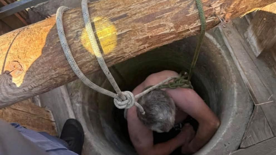 На Волині 56-річний чоловік впав у колодязь: на допомогу прибули рятувальники
