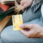 Житель Луцька брав кредити від імені людини з інвалідністю - як його покарали