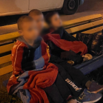 У Луцьку діти ввечері сиділи на вулиці, бо їм не відчинили двері