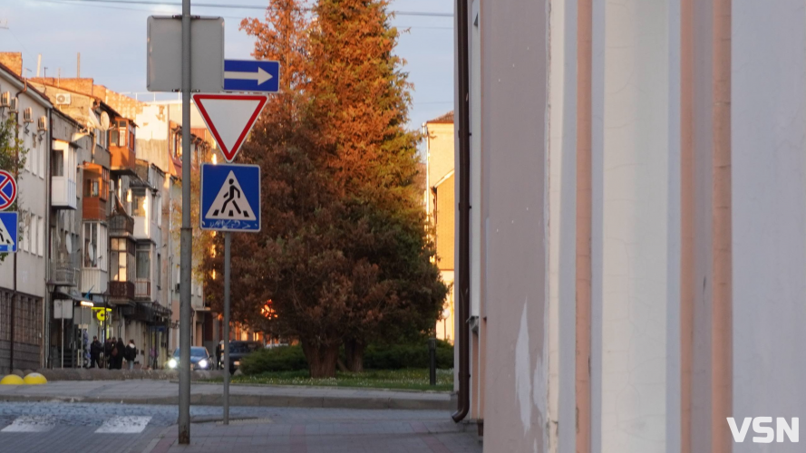 Вечірній Луцьк у променях сонця: кадри, які передають настрій літа. Фоторепортаж