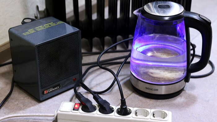 «Правило 20 хвилин»: як безпечно вмикати електроприлади після відновлення світла