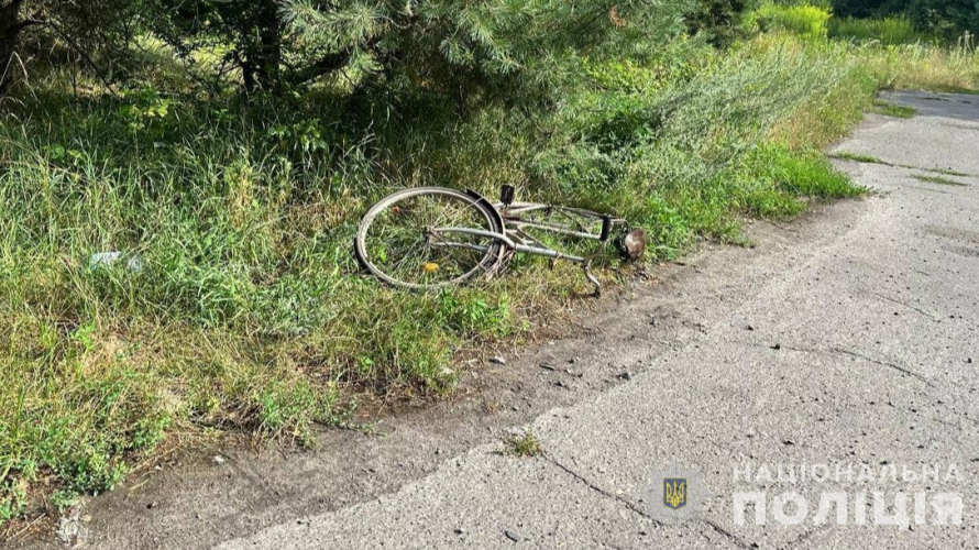 На Волині велосипедист зіткнувся з автівкою, він у лікарні