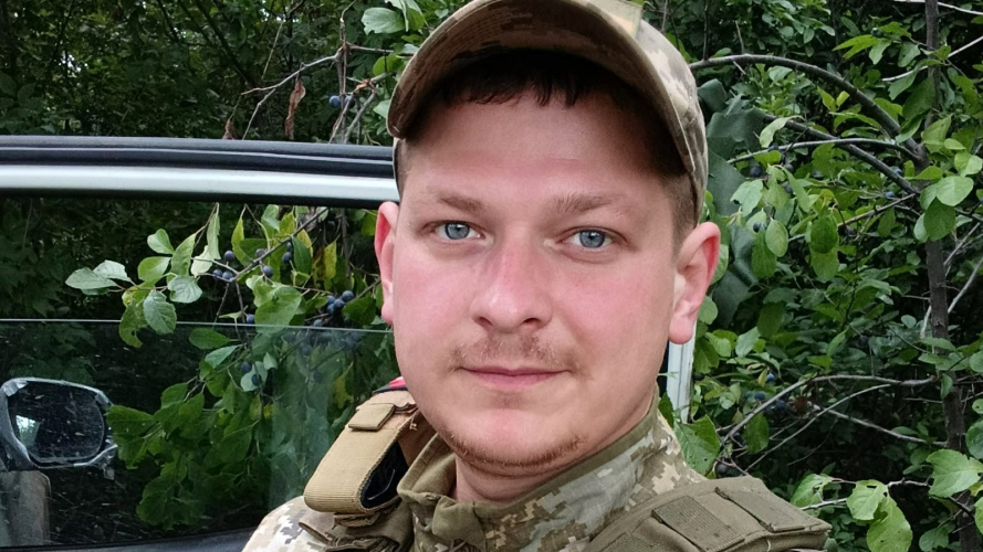 Робив дитячі іграшки на лазерних верстатах, а тепер воює на передовій: історія прикордонника з Волині