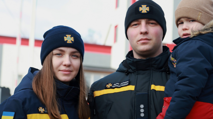 Віддано служать державі та мріють про перемогу і мир: родина рятувальників з Луганщини служить на Волині