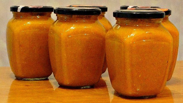 Запечена кабачкова ікра на зиму в банках: ароматна і смачна, як у дитинстві