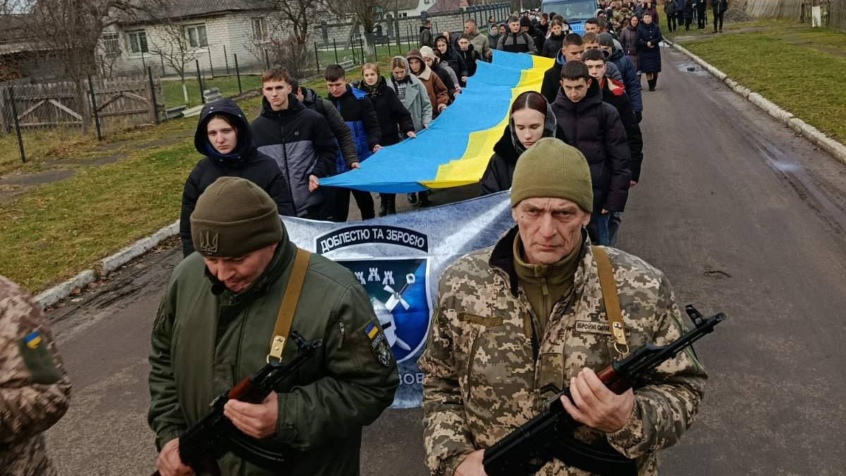 Кілька днів не дожив до 33-річчя: на Волині попрощалися з молодим Героєм Олександром Біруком