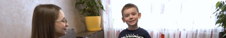 Колядує – щоб були дрони: 6-річний хлопчик з Волині зібрав понад 15 тисяч для ЗСУ