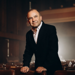 До свого 60-річчя Віктор Павлік з туром «Найкраще» їде у Луцьк!