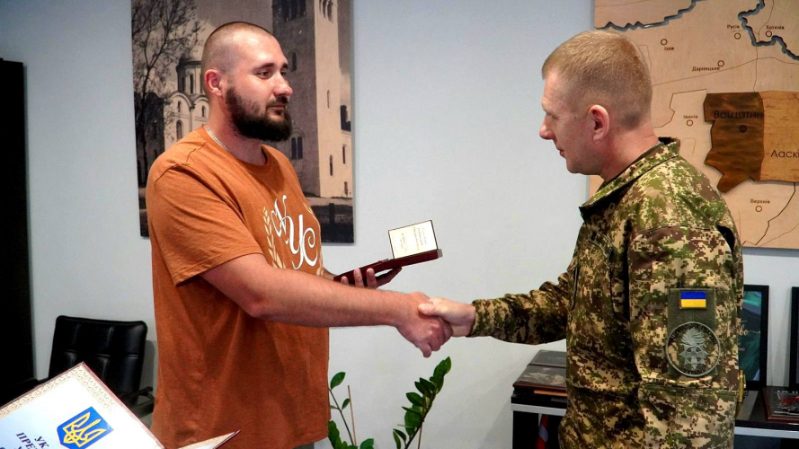На Волині батько полеглого нацгвардійця отримав посмертну нагороду сина-Героя