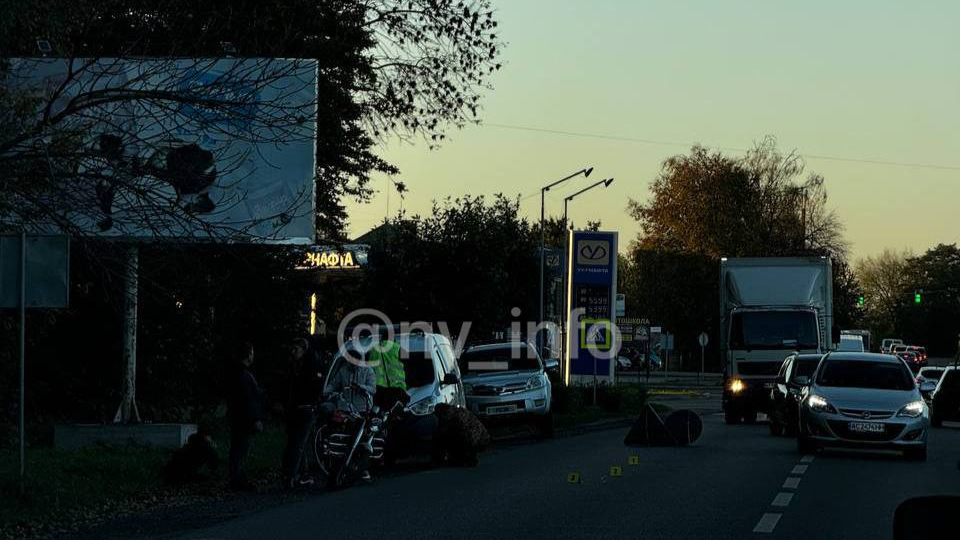 Внаслідок аварії на Волині травмувався мотоцикліст, його госпіталізували