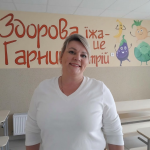 «Діти просять мам готувати так, як у школі»: 16 років Оксана Степанчук годує школярів у волинському ліцеї