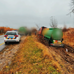 Перевозив небезпечний вантаж: на Волині нетверезий водій вантажівки з’їхав у кювет