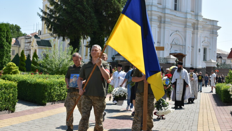 Менше двох тижнів не дожив до 38-річчя: у Луцьку попрощались з Героєм Павлом Ткачуком
