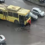 ДТП у Луцьку: зіткнулись легковик і тролейбус
