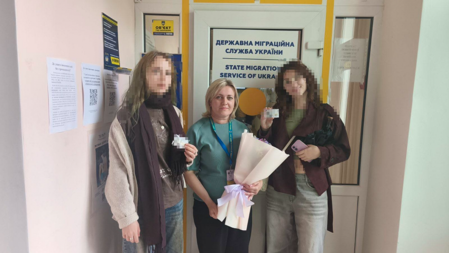 Дві 18-річні подруги виїхали з окупованого Криму на Волинь, щоб отримати українські паспорти