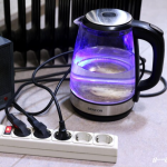 «Правило 20 хвилин»: як безпечно вмикати електроприлади після відновлення світла