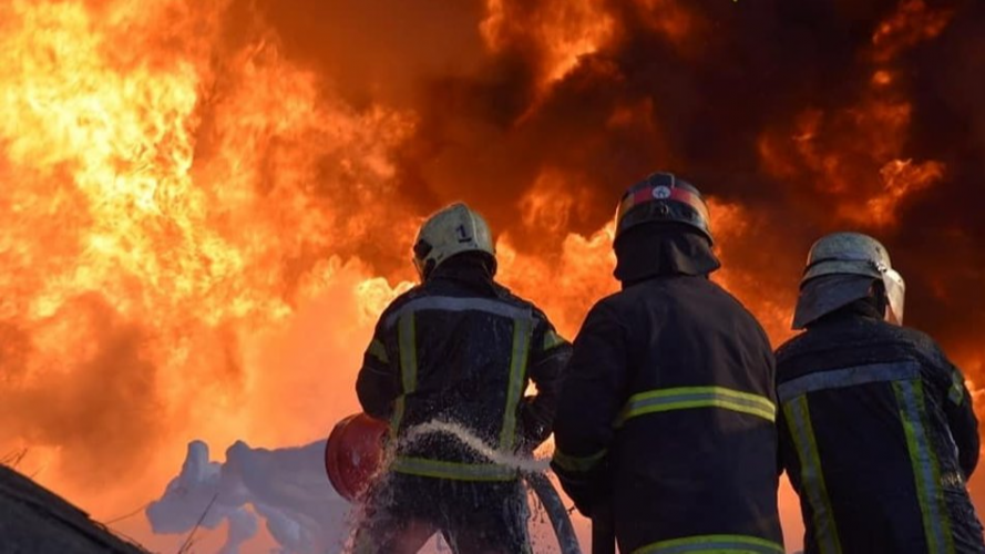 "Виклались на повну": волинські рятувальники розповіли про пожежу на нафтобазі