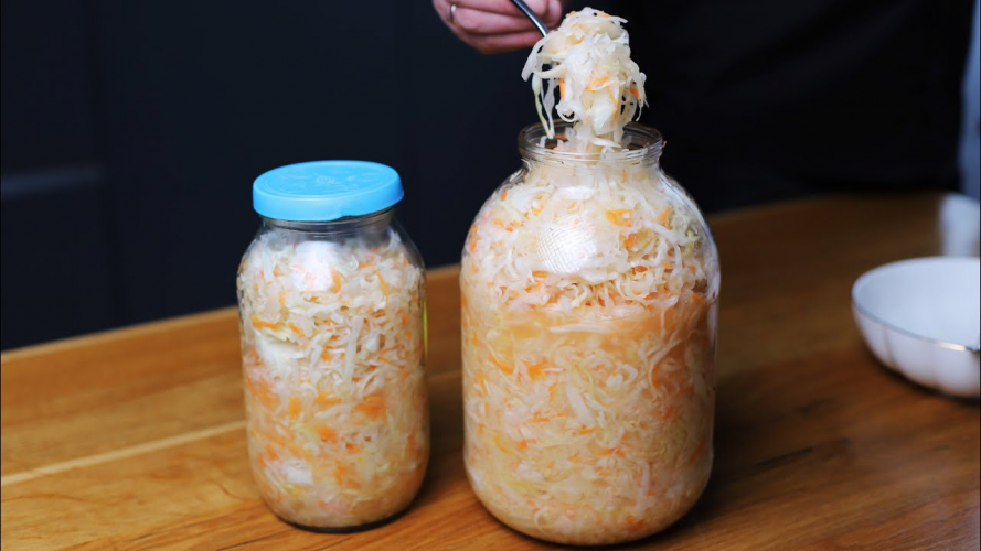 Хрумтітиме аж до літа: коли у лютому можна квасити капусту