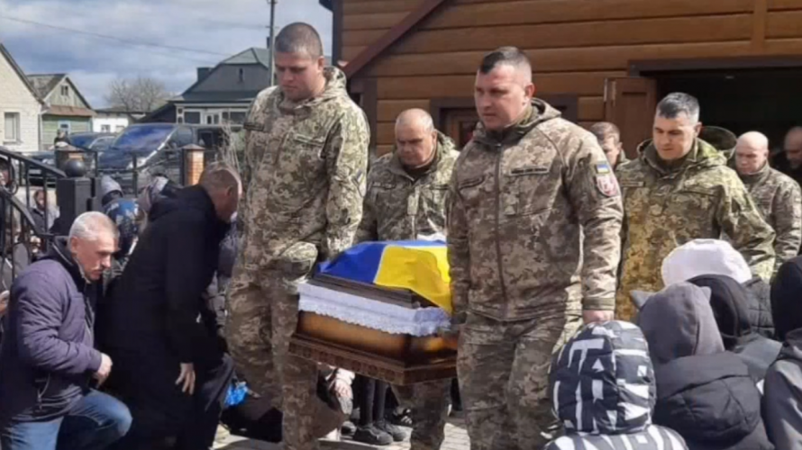 Понад 14 місяців жевріла надія, але дива не сталося: на Волині поховали захисника Василя Романюка