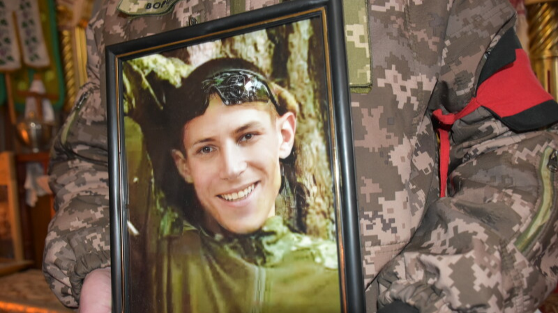 Загинув понад рік тому: у Луцькій громаді поховали 27-річного захисника Олександра Філіпчука