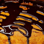 Коли холодильник порожній: бюджетний пиріг на заварці без яєць і молока