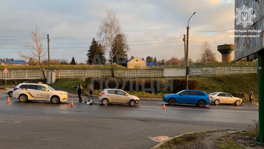 На околиці Луцька 50-річна водійка розтрощила авто