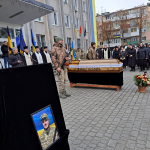 Вісім місяців рідні жили надією, але захисник повернувся «на щиті»: на Волині попрощалися із полеглим на війні Валерієм Степанюком