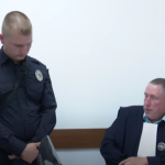 У формі без розпізнавальних знаків «ламали» чоловіка у Луцьку: що вирішив суддя