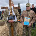Понад півтора року вважався зниклим безвісти: на Волинь «на щиті» повернувся Герой Дмитро Новосад