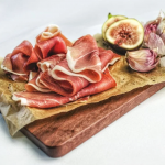 Можуть викликати рак: які продукти варто виключити з раціону