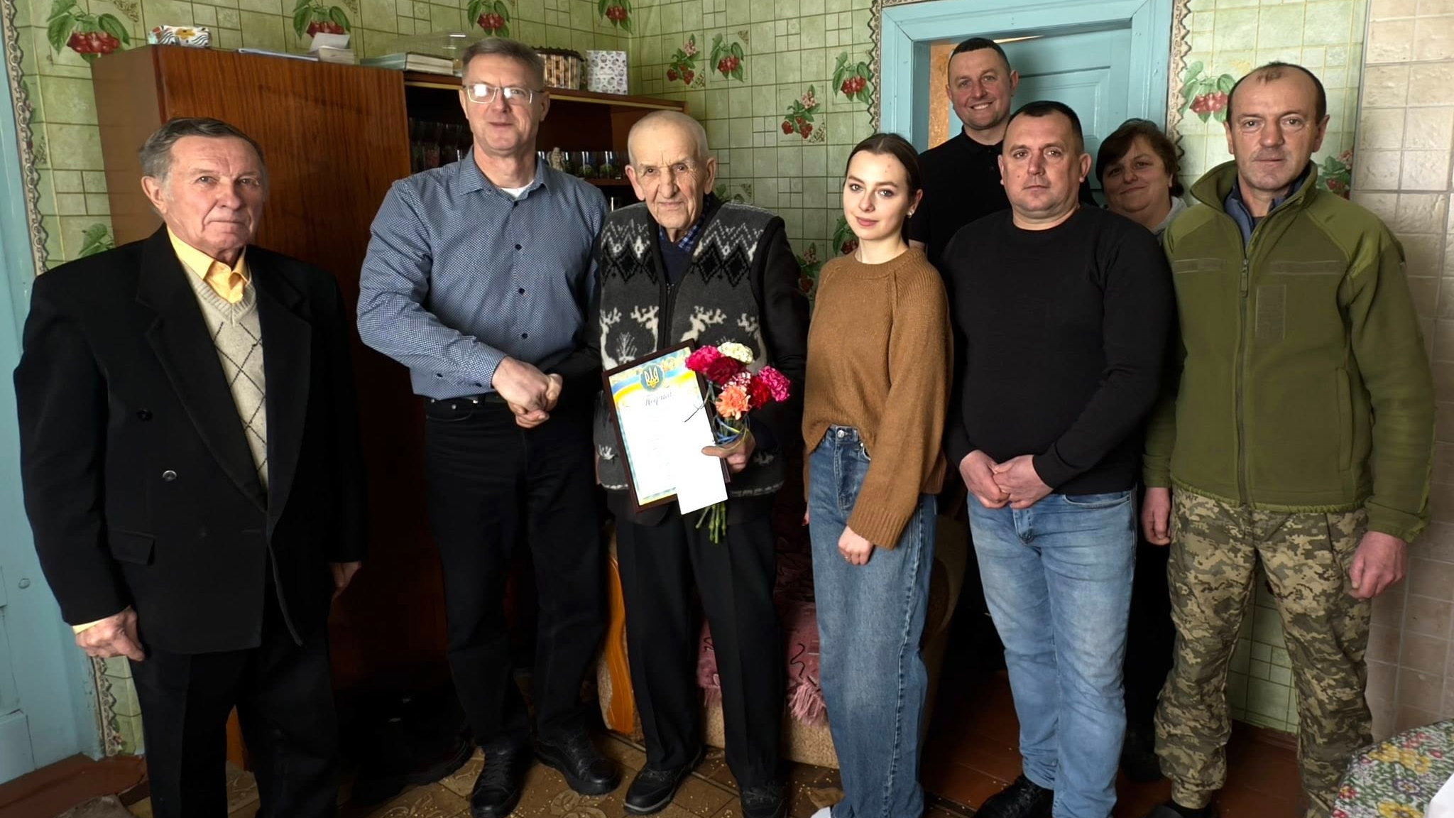 Має 7 дітей, 16 внуків і 6 правнуків: довгожитель з Волині відзначив 90-річчя