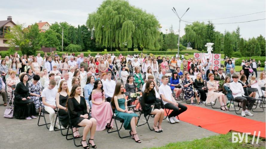 Четверо випускників ліцеїв міста на Волині склали мультипредметний тест на 200 балів