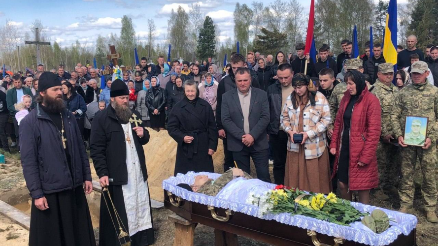 Захищав країну з 2014 року: на Волині попрощалися з Героєм Олександром Будніком