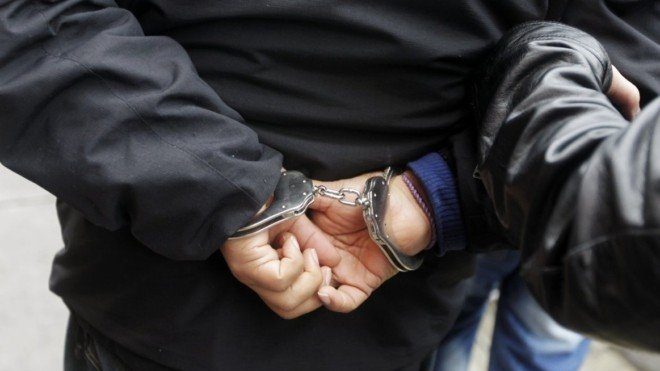 У Луцьку чоловік витягнув з кишені пенсіонера гроші і втік  - його затримали