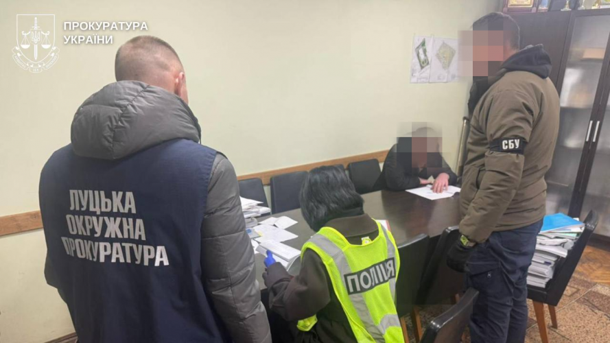 Посадовця міськради на Волині разом зі спільником підозрюють у розтраті понад 1,3 млн грн