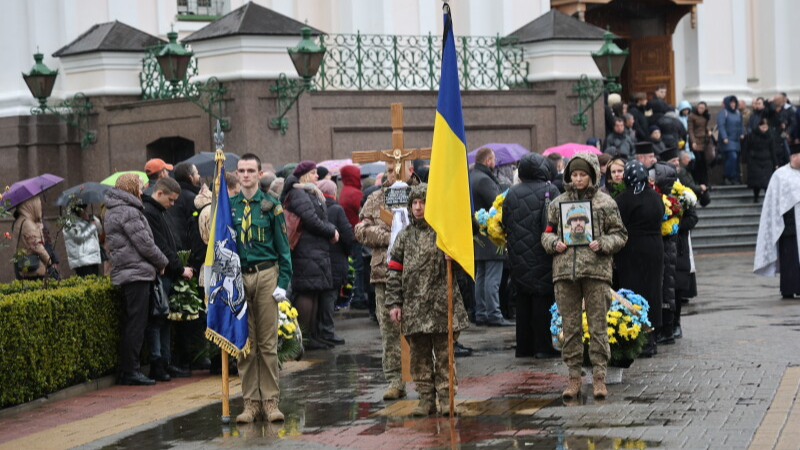 Загинув на Донеччині: у Луцьку попрощались з Героєм Олександром Машлаєм