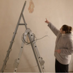 8 місяців очікування: лучанка досі не може отримати фінансування на відновлення квартири