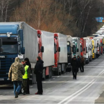 На «Ягодині» - черга з 700 вантажівок: що там коїться