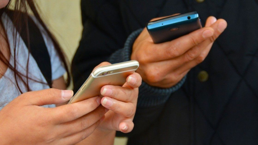 Чи працюватиме на Волині мобільний зв'язок, коли не буде світла